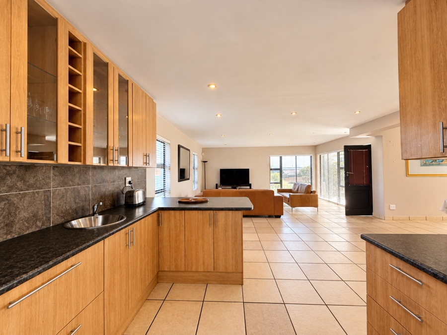 To Let 3 Bedroom Property for Rent in Myburgh Park Western Cape